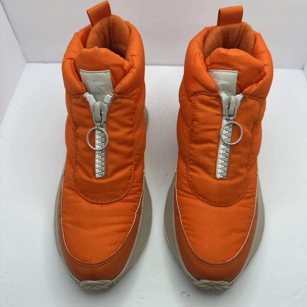 Sorel Out N About III Puffy Zip Orange Winter Boots Womens Size 9.5 NL4934-805